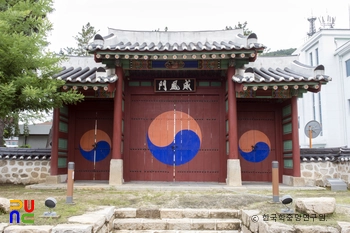 춘천 위봉문 정면