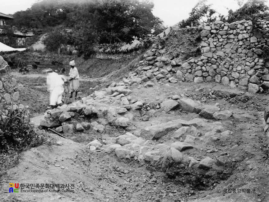 경주 대릉원 일원 중 서봉총 2호분 적석 발굴 모습