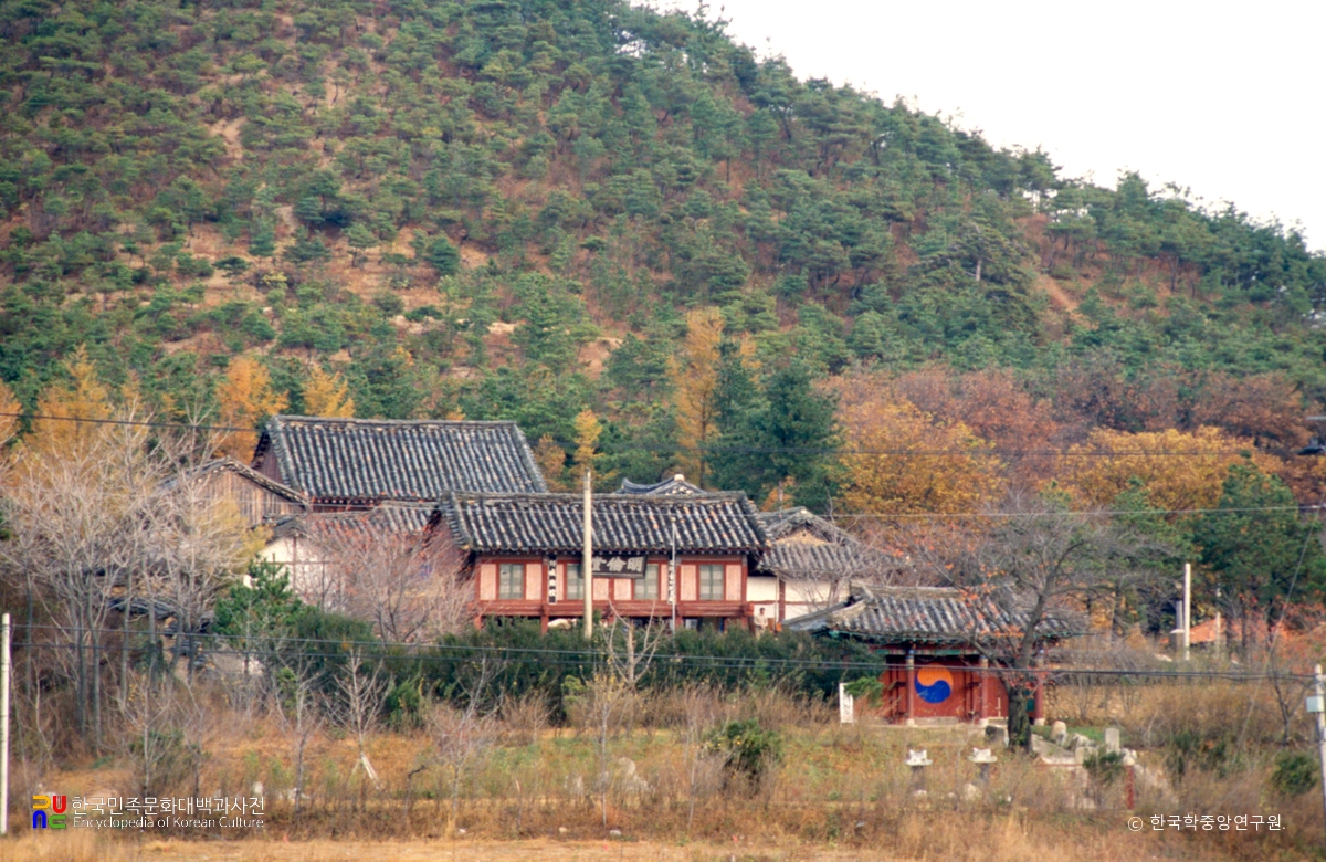 간성향교 전경