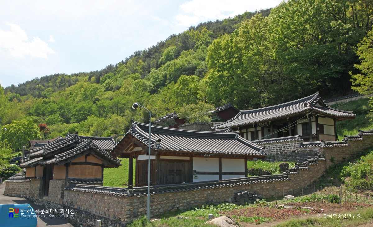 의령 덕곡서원 전경