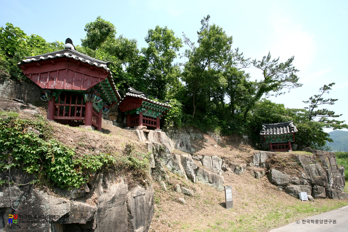 화순 능주 삼충각