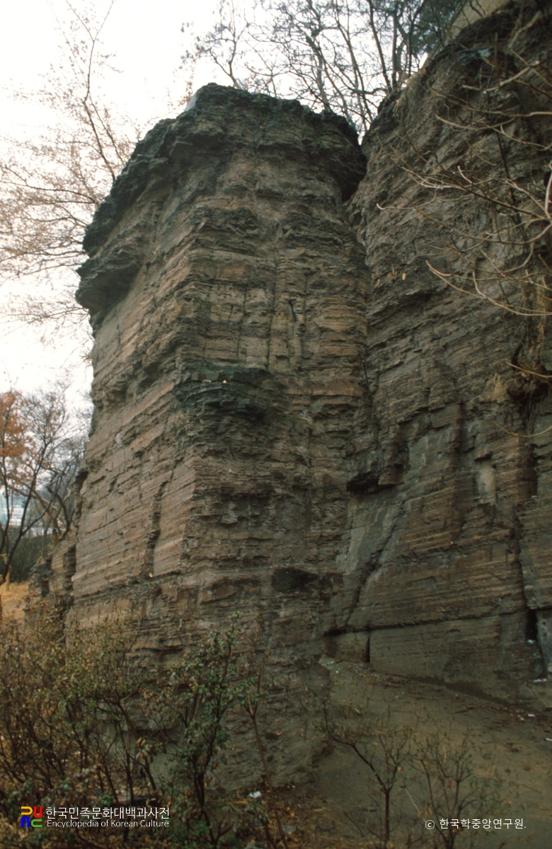 대구 건들바위 정측면