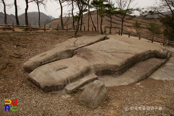 화순 운주사 와형 석조여래불