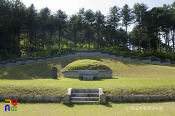 춘천 의암 유인석 묘역