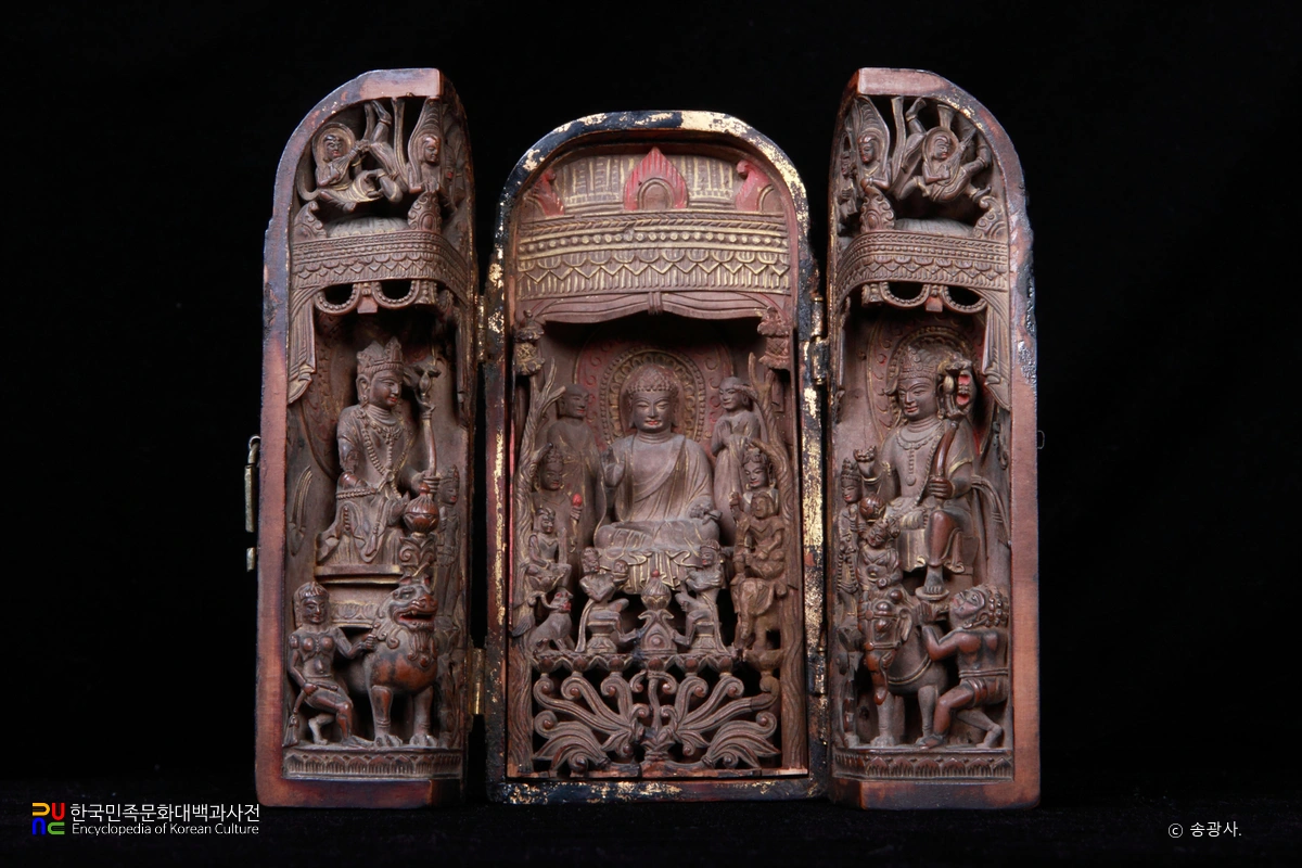 순천 송광사 목조삼존불감