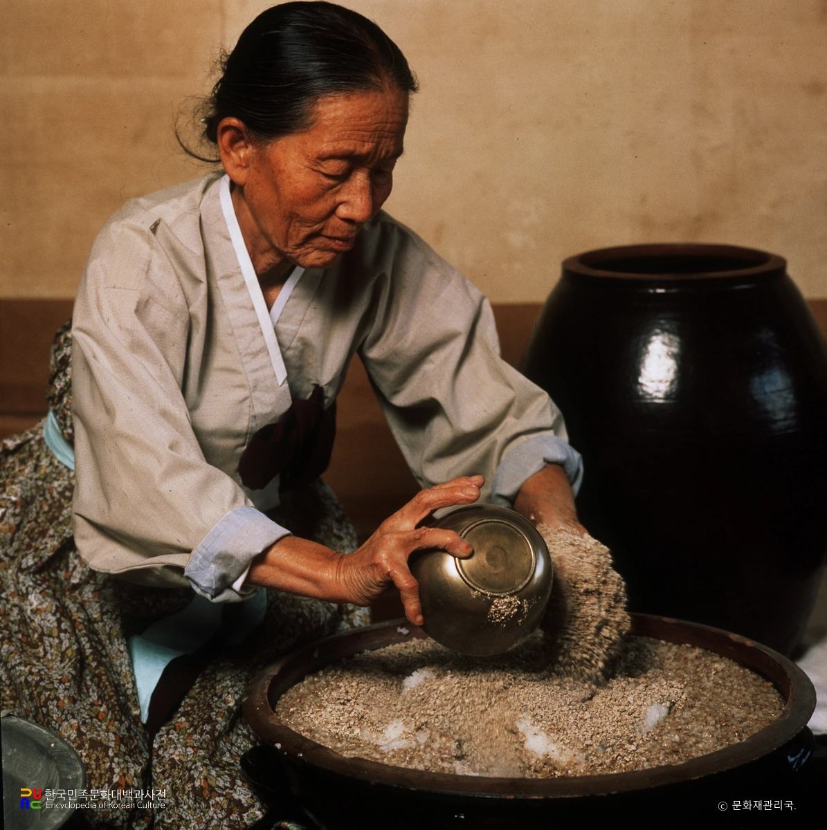 교동법주 / 누룩과 고두밥을 섞는다