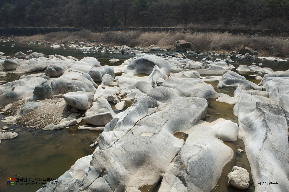 영월 무릉리 요선암 돌개구멍