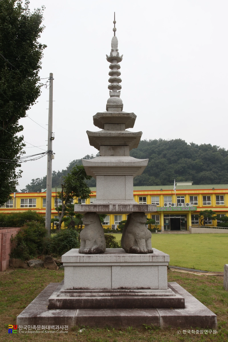 함안 주리사지 사자석탑