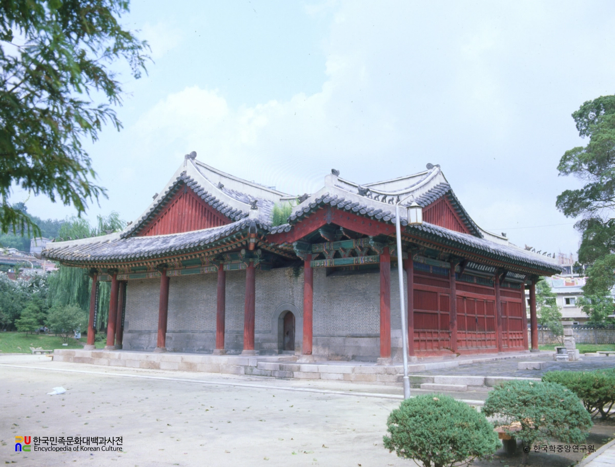 서울 동관왕묘 정전 정측면