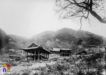 영주 부석사 범종루 전경