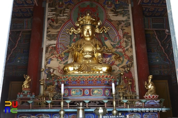 보은 법주사 목조관음보살좌상