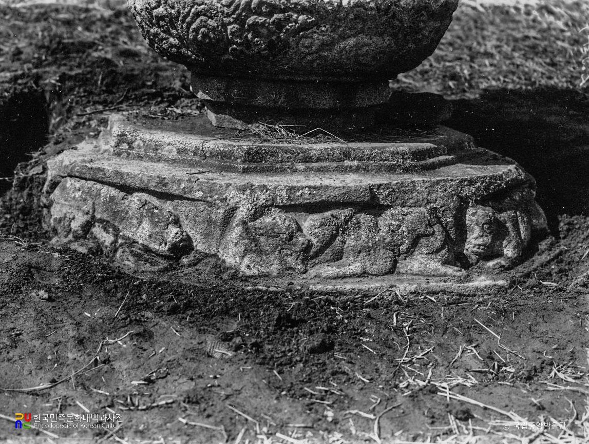강릉 굴산사지 승탑 지대석과 하대석