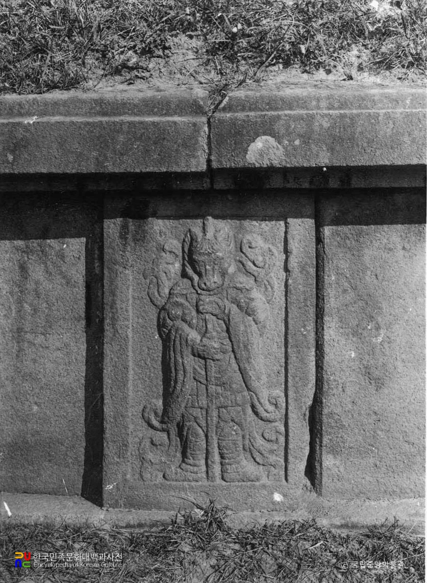 경주 신라 흥덕왕릉 십이지 호석 말상