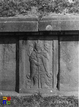 경주 신라 흥덕왕릉 십이지 호석 말상