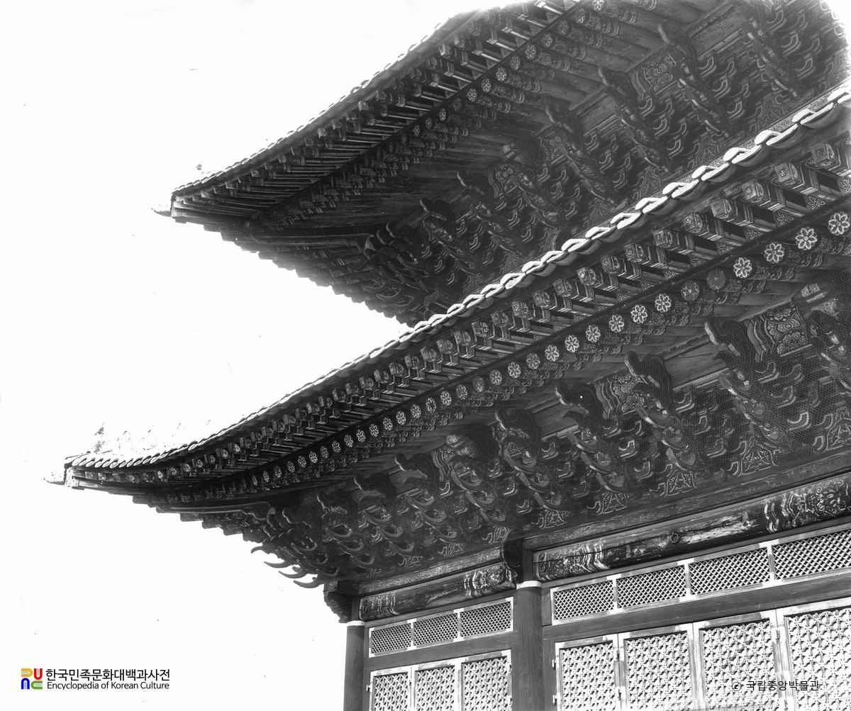 서울 경복궁 근정전 처마와 공포