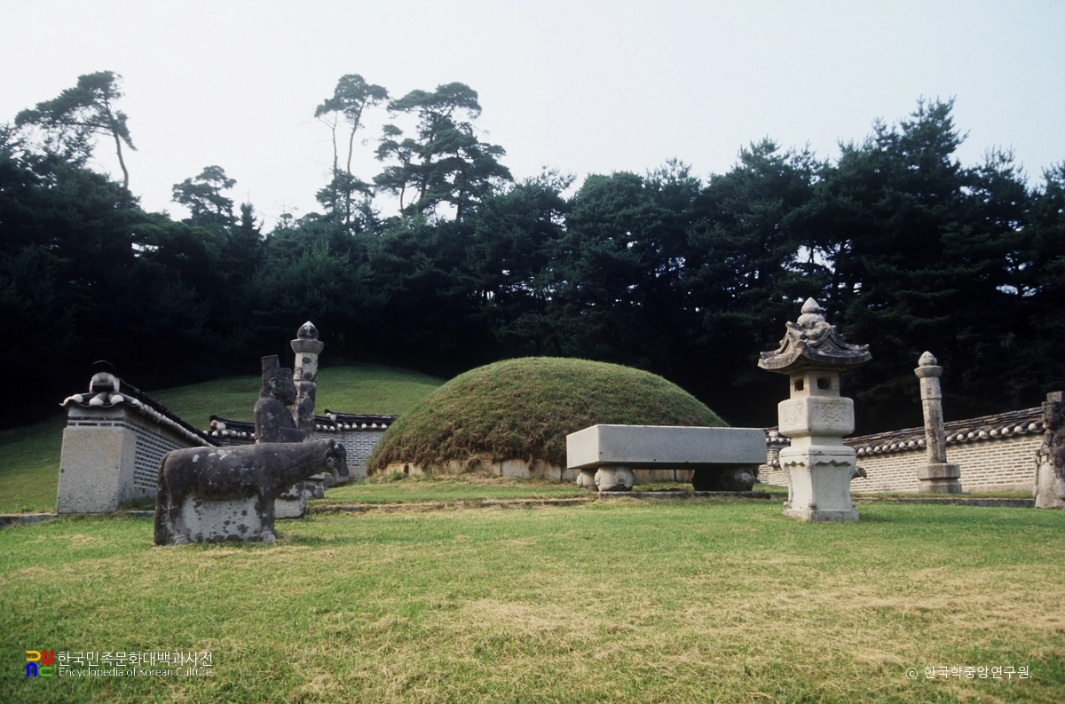 남양주 조선 수빈 박씨 휘경원 능 정측면
