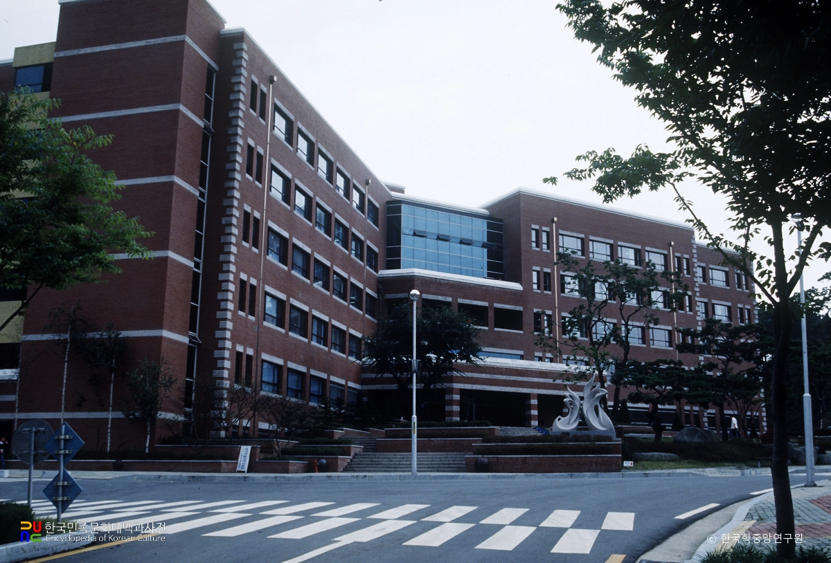 대구 계명문화대학교 중 쉐턱관 정측면