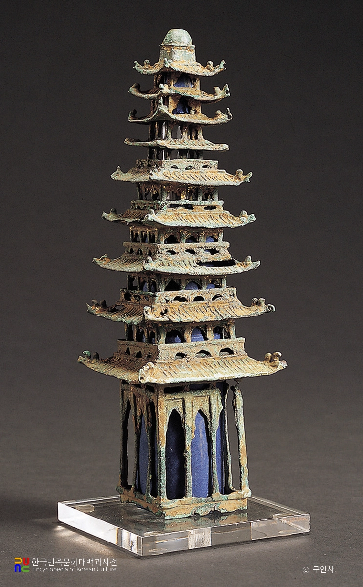 단양 구인사 금동 구층소탑