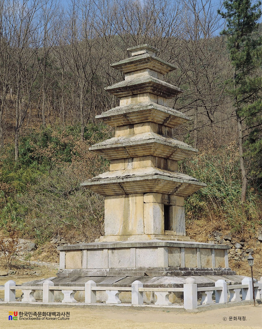 구미 죽장리 오층석탑 좌측면