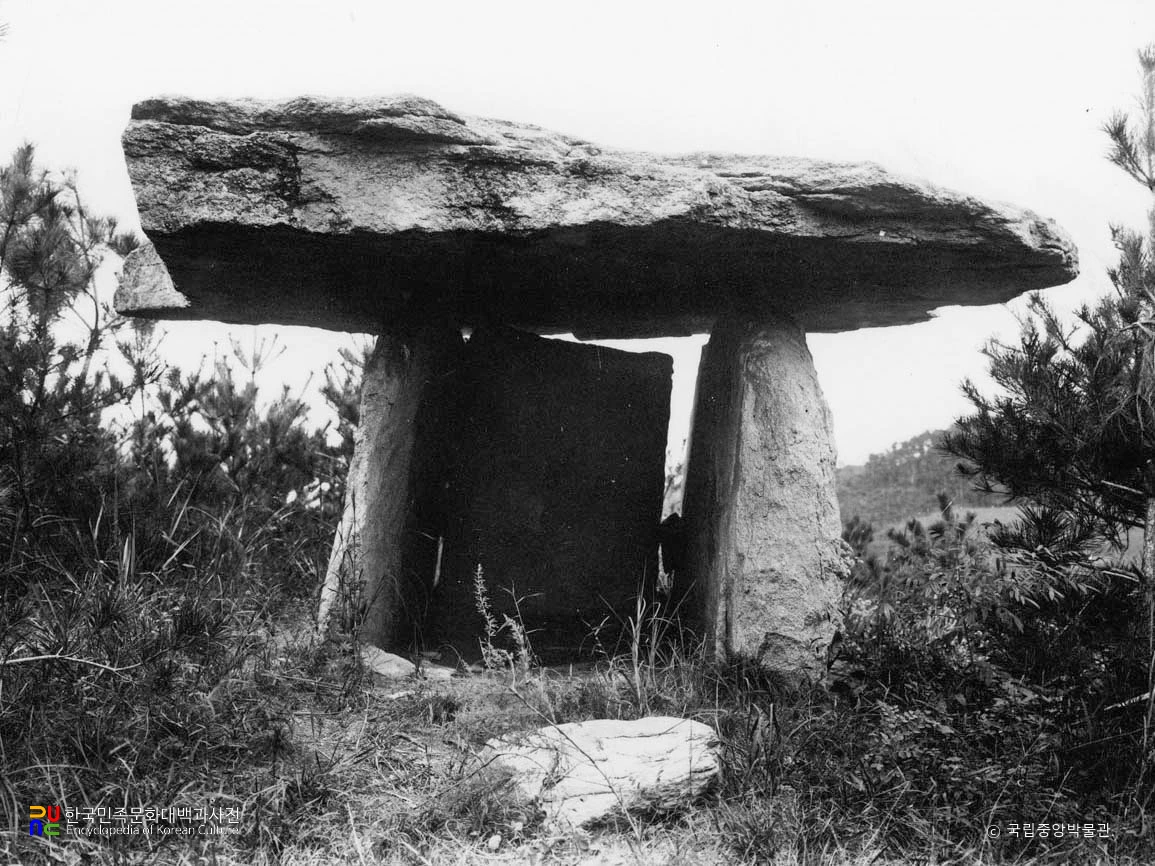 황해 은율 운산리 지석묘 정면