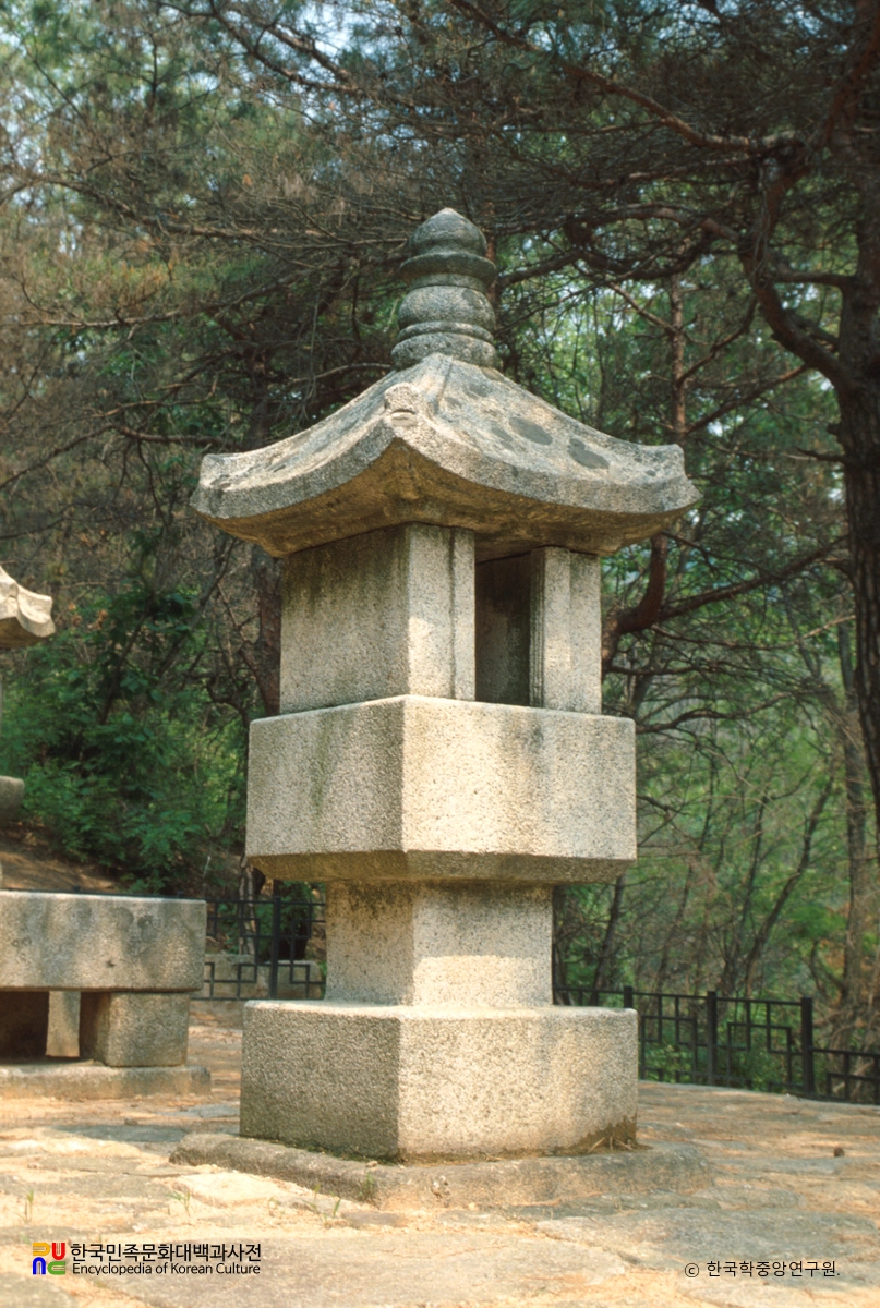 나옹선사 부도 및 석등