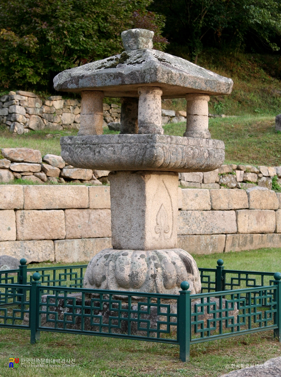 중원 미륵리사지 석등