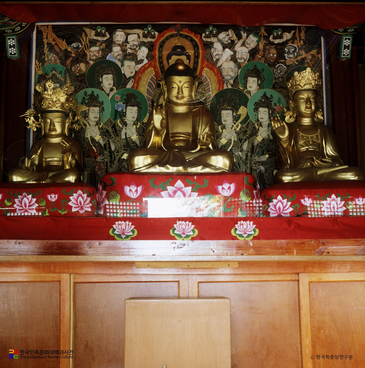 괴산 개심사 목조여래좌상과 목조관음보살좌상