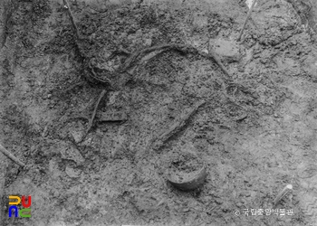 부여 군수리사지 철기 출토 상태