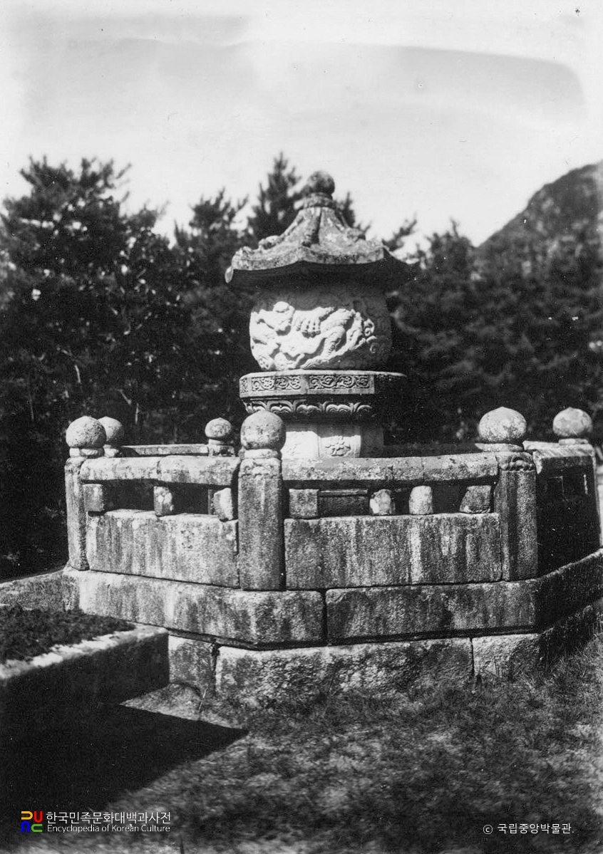 양주 회암사지 무학대사탑