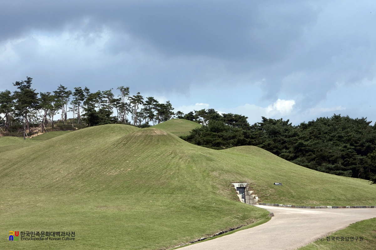 공주 송산리 고분군 중 6호분 입구 우측면