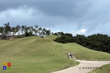 공주 송산리 고분군 중 6호분 입구 우측면