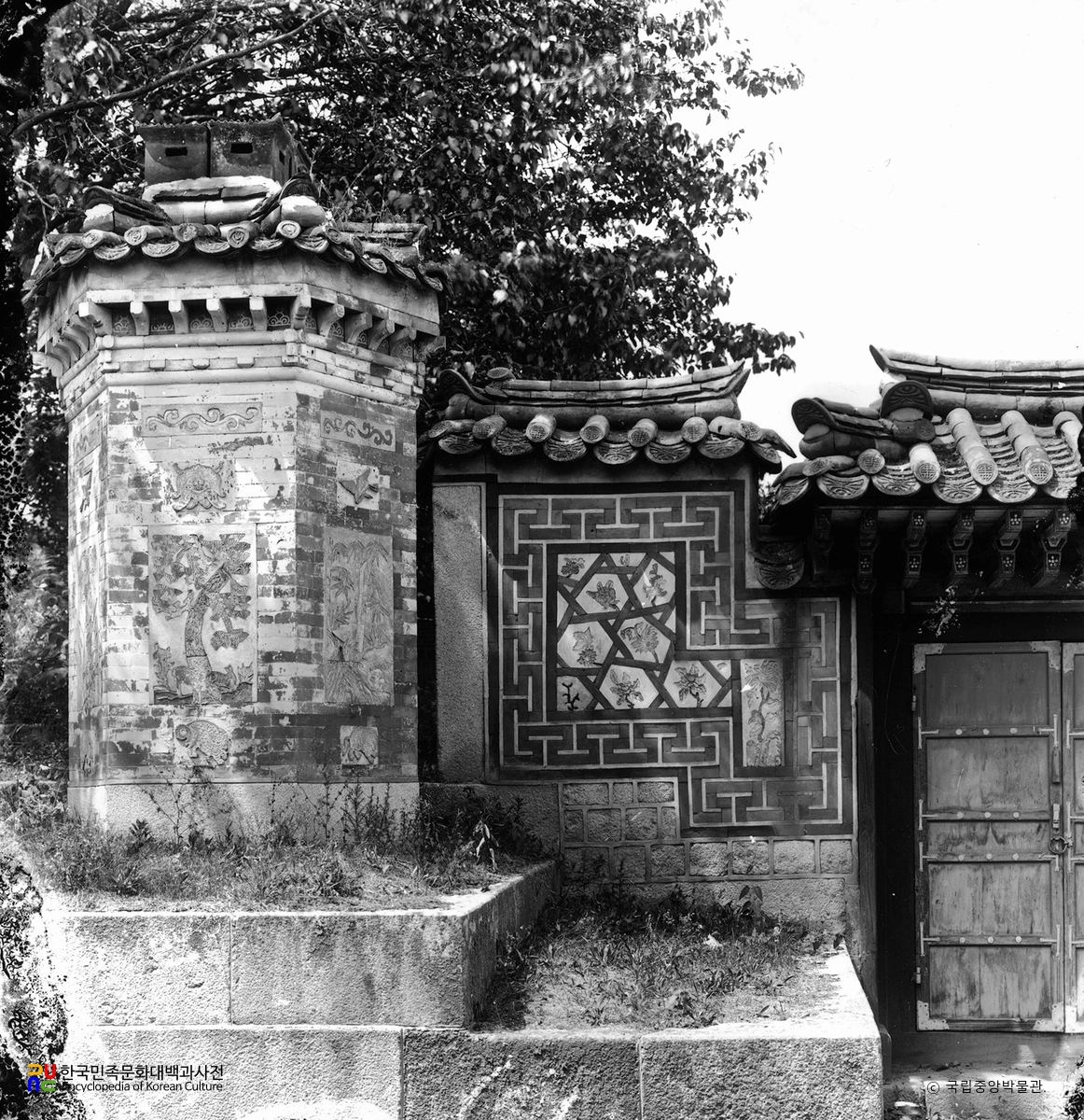 서울 경복궁 교태전 건순각 후정 굴뚝과 소문