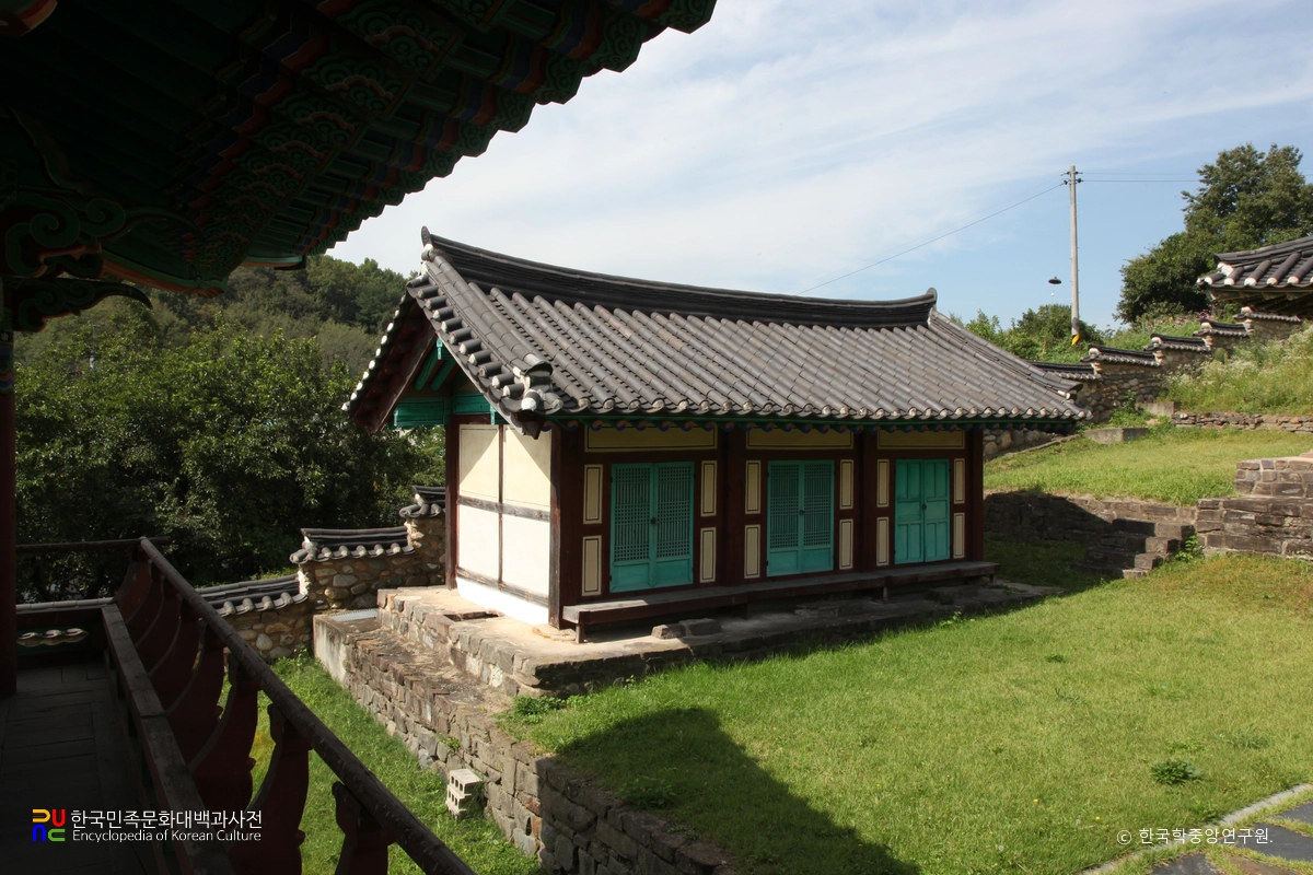 함안 칠원향교 중 서재 좌측면