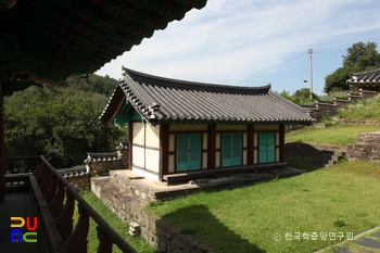 함안 칠원향교 중 서재 좌측면