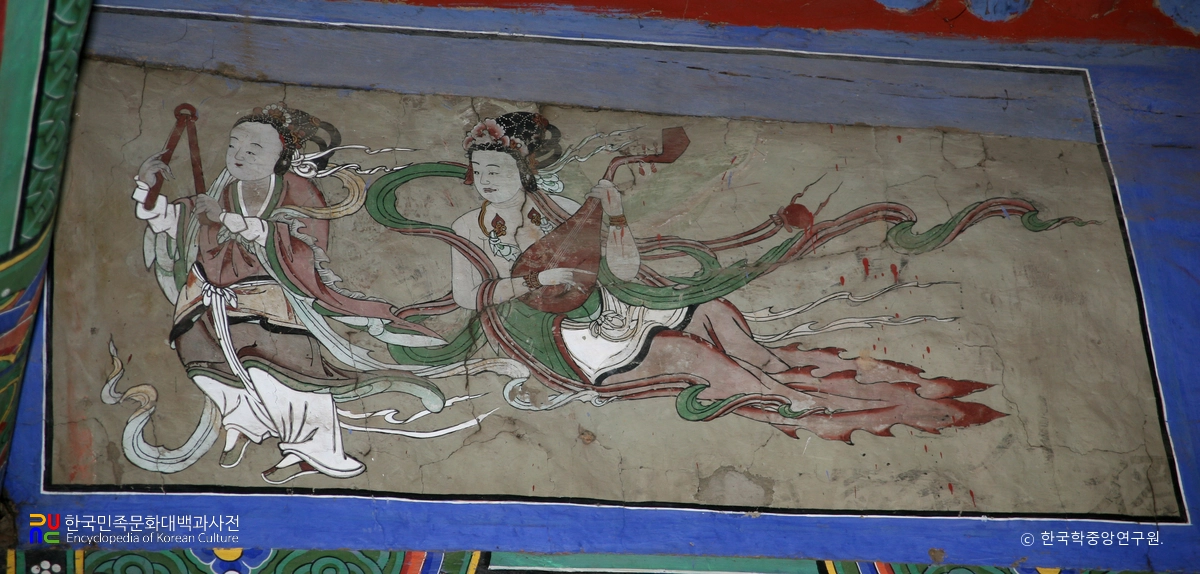 안성 청룡사 대웅전 벽화 / 비천