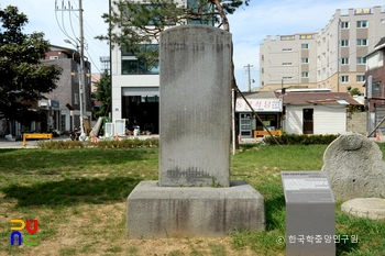 안성 오명항선생 토적송공비 정면