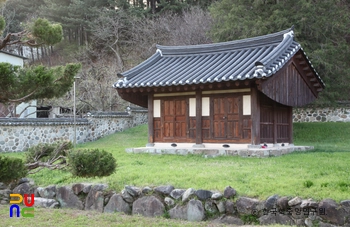 산청 덕천서원 장판고 정측면