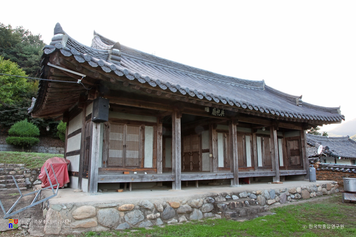 밀양 남계서원 전사청 정측면