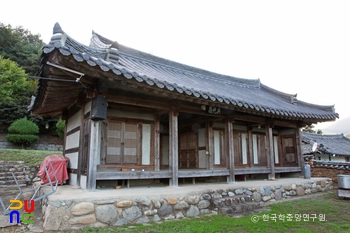 밀양 남계서원 전사청 정측면