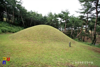 경주 신라 문성왕릉 전경