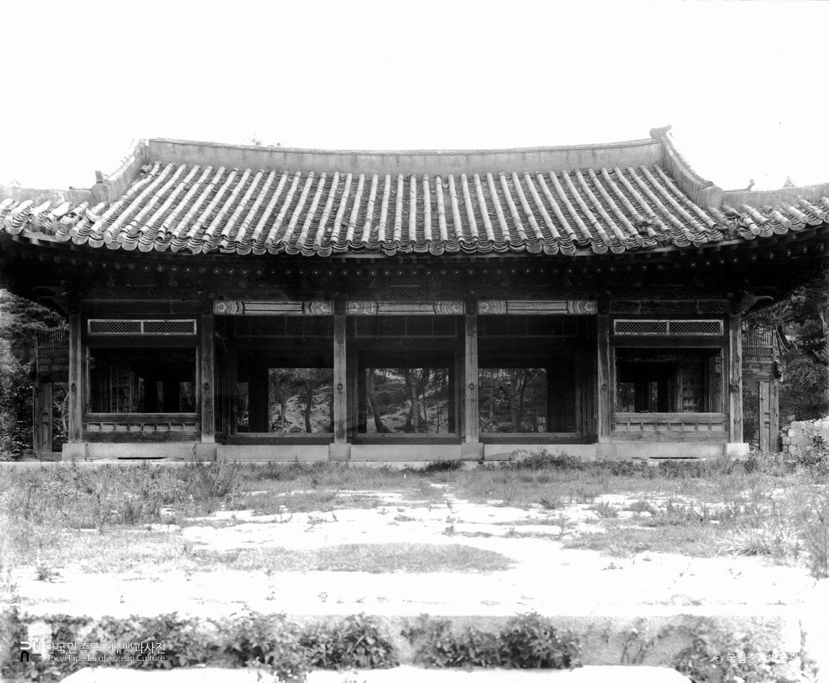 서울 경복궁 중 융문당 정면