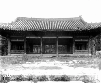 서울 경복궁 중 융문당 정면