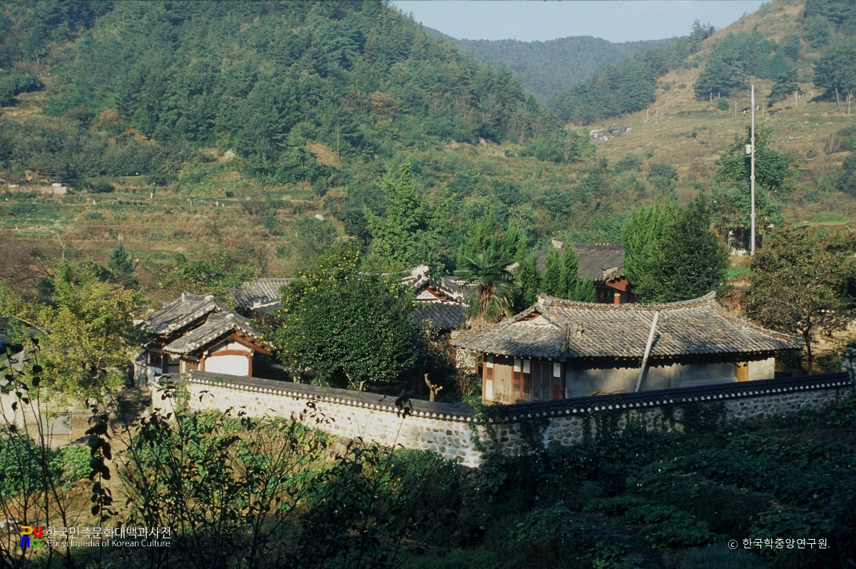 순천 용강서원 전경