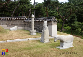 서울 숭인원 능상 우측 석물