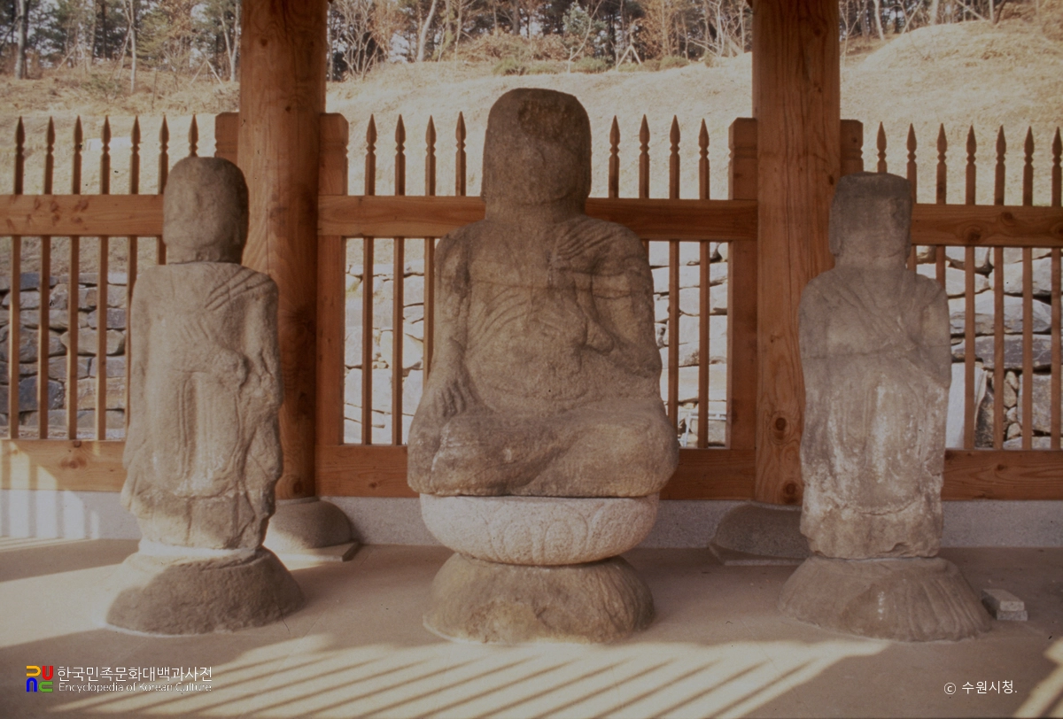 수원 봉녕사 석조 삼존불