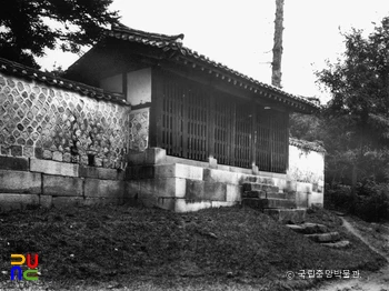 서울 성균관 계성사 정문 정측면