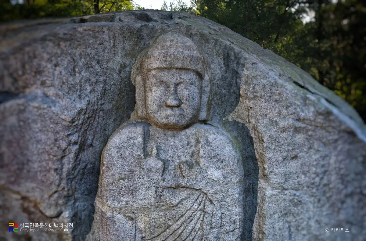 음성 미타사 마애여래입상