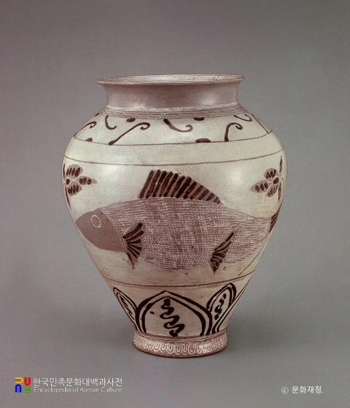 분청사기 철화어문 항아리