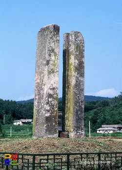 원주 법천사지 당간지주 정측면