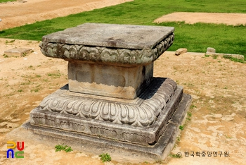 여주 고달사지 석조대좌